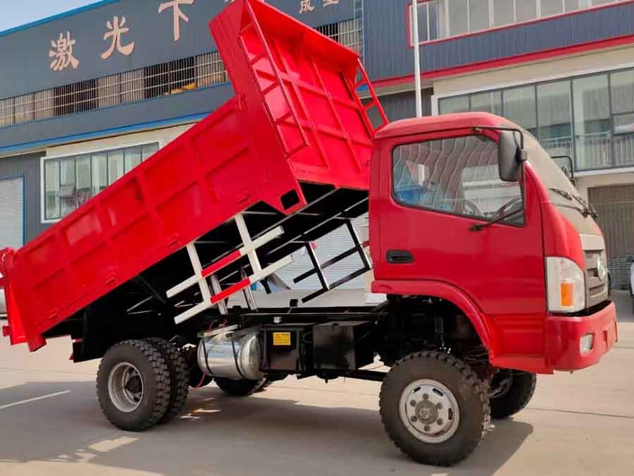 随车挖运输车